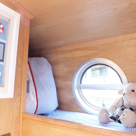 Edinburgh - Houseboats Hotel Екстериор снимка