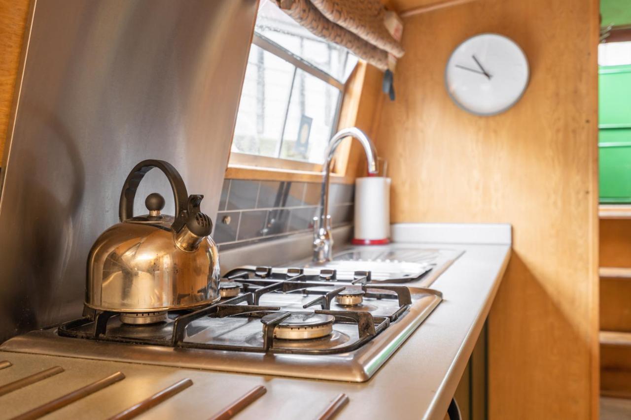 Edinburgh - Houseboats Hotel Екстериор снимка