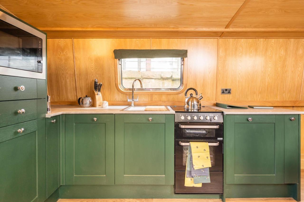 Edinburgh - Houseboats Hotel Екстериор снимка