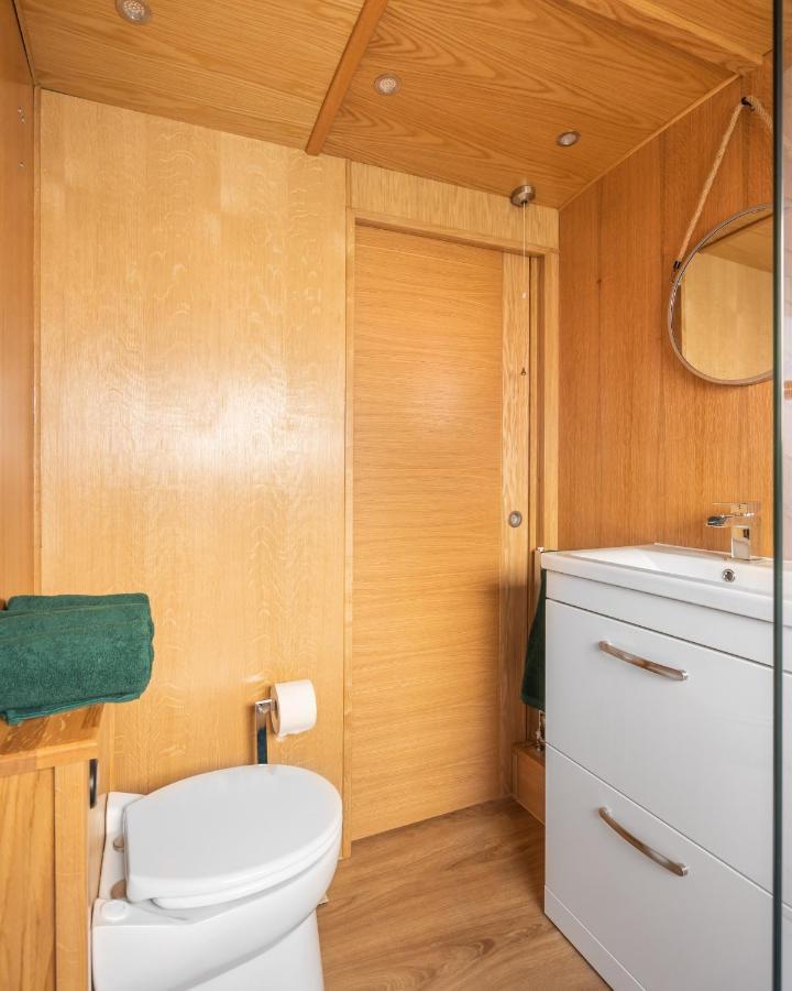 Edinburgh - Houseboats Hotel Екстериор снимка