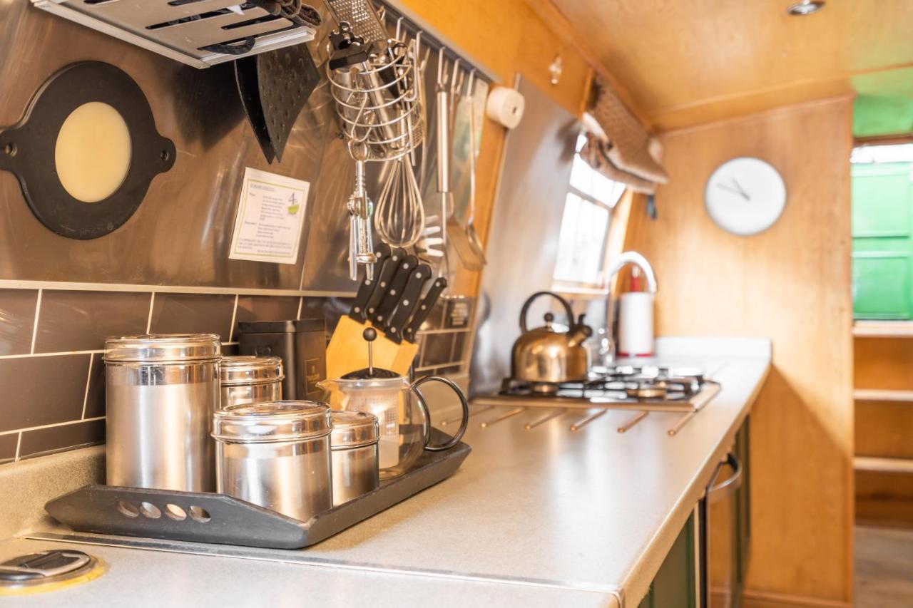 Edinburgh - Houseboats Hotel Екстериор снимка