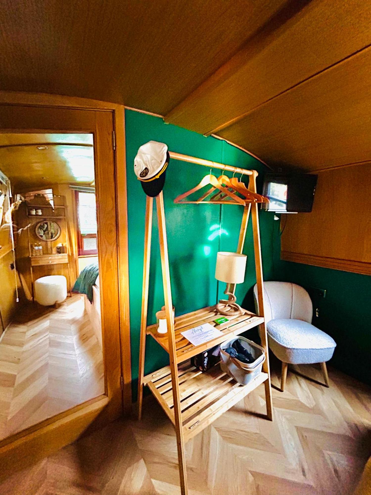 Edinburgh - Houseboats Hotel Екстериор снимка