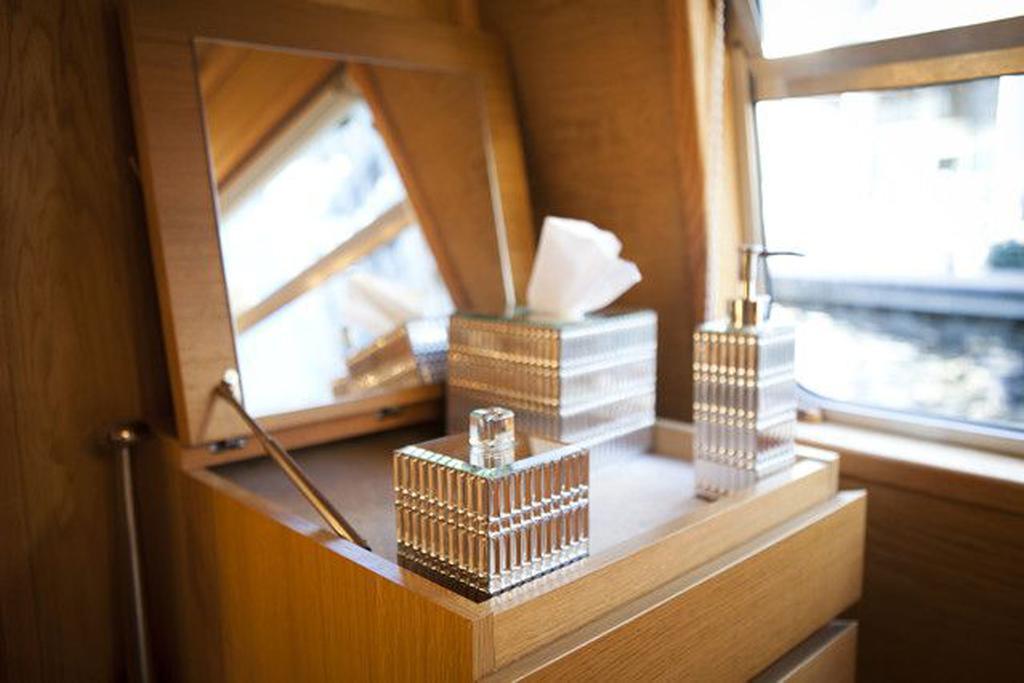 Edinburgh - Houseboats Hotel Екстериор снимка